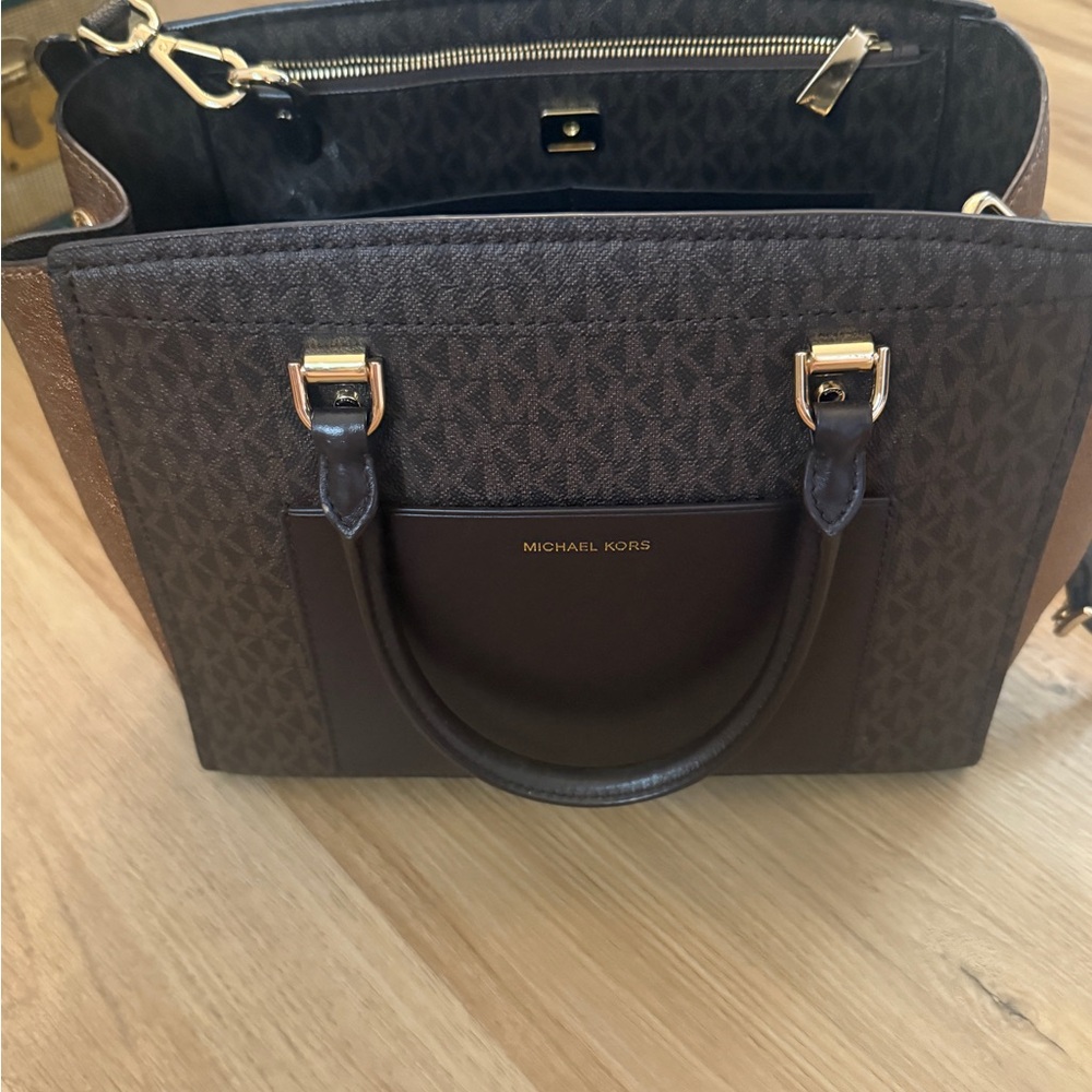 Michael Kors Brown and Gold Handbag